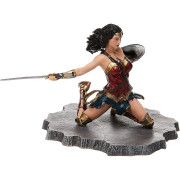 DC Justice League Gallery - Wonder Woman PVC Figura (DEC172251) 